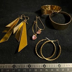 Great-priced lot of earrings!